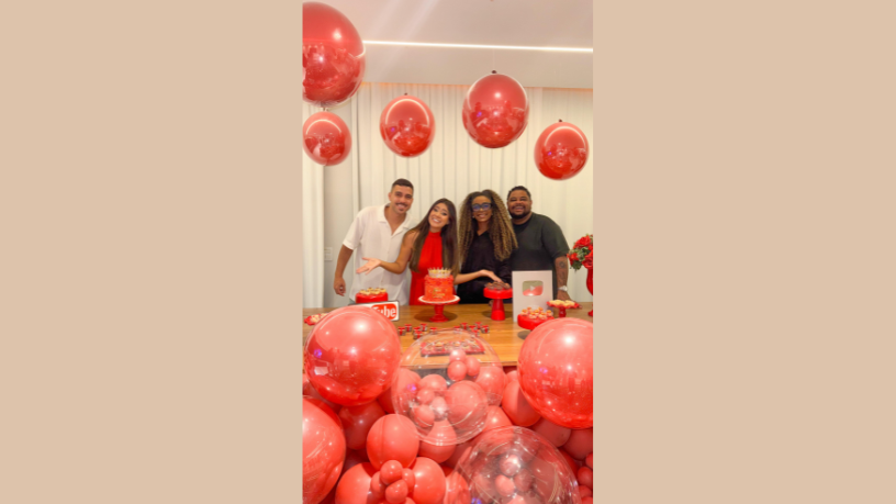 Uma noite de emoção e louvor: Jaque Sobrinho e Non Stop celebram 10 anos de canal.