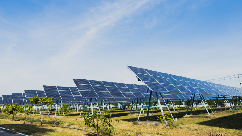 Segundo Valderci Malagosini Machado, o uso de painéis duplos é fundamental para planejar contenções eficientes em áreas com lençol freático alto.