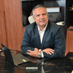 Elmar Juan Passos Varjão Bomfim explica os critérios técnicos que tornam obras mais resistentes a eventos extremos e ao uso contínuo, garantindo segurança e durabilidade.