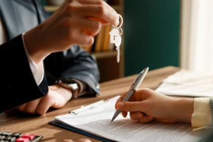 Os investidores imobiliários estrangeiros avaliam o Brasil sob a ótica de risco e potencial de valorização, afirma Alex Nabuco Dos Santos.