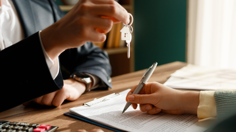 Os investidores imobiliários estrangeiros avaliam o Brasil sob a ótica de risco e potencial de valorização, afirma Alex Nabuco Dos Santos.