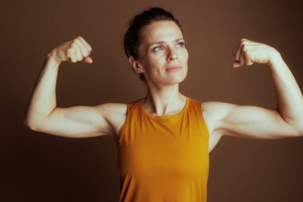 Braços definidos: a nova tendência fitness que une estética, saúde e bem-estar