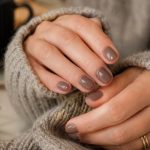 Esmalte para unhas curtas: a cor tendência do inverno que simboliza elegância minimalista