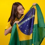 Customização e criatividade: a ascensão dos looks autorais para torcer com estilo no Brasil
